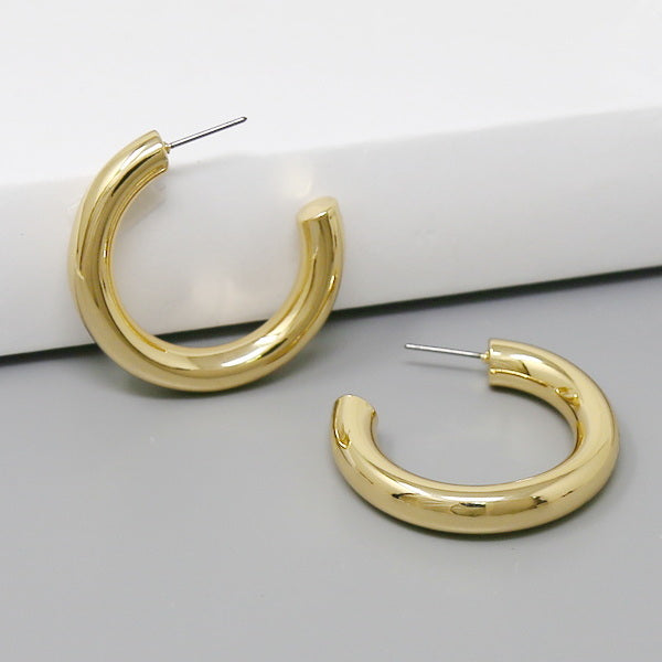 Essential V Hoop Earrings Metal